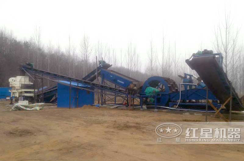 四槽大型水洗沙機(jī)與制砂機(jī)搭配使用現(xiàn)場(chǎng)