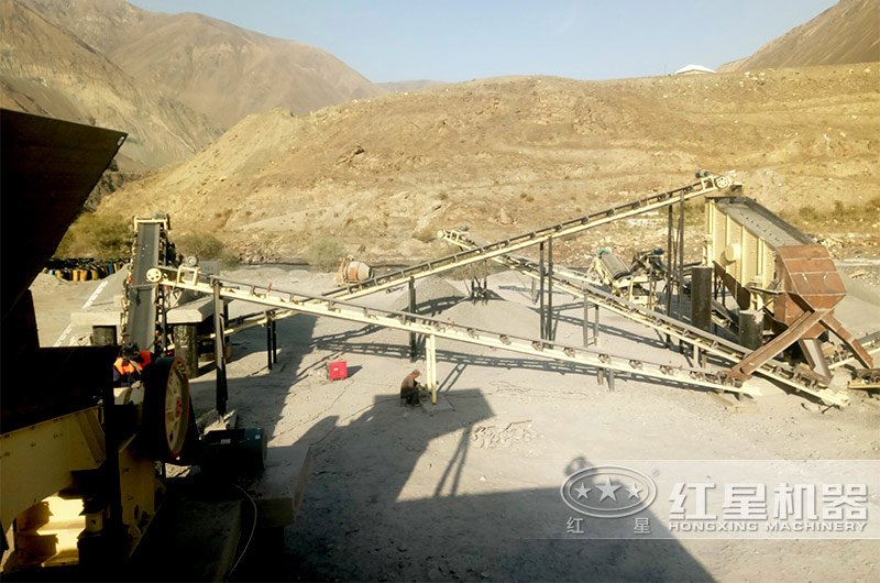 花崗巖破碎生產線現(xiàn)場