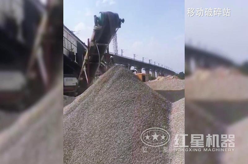 小型車載移動破碎機(jī)站加工成品