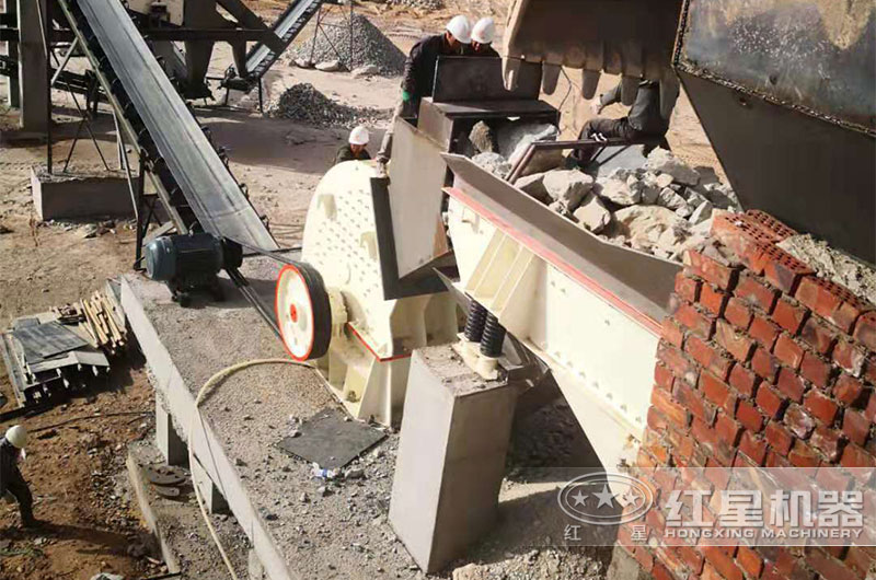 破碎機(jī)加工現(xiàn)場(chǎng)