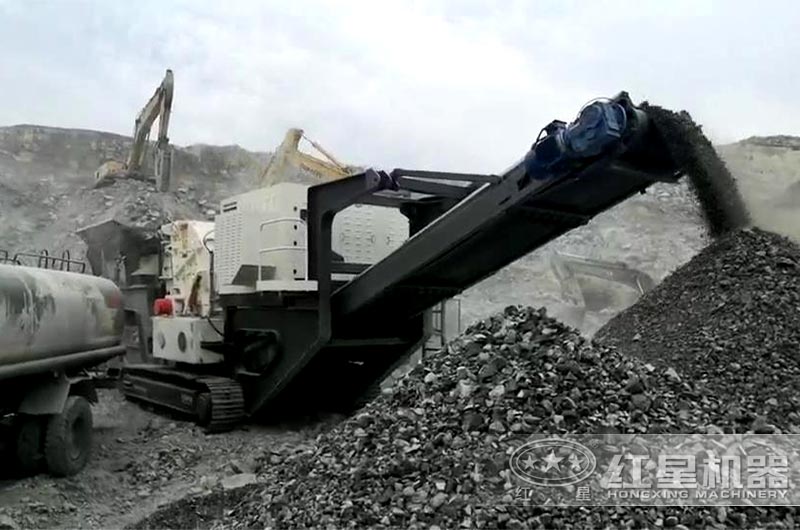 履帶移動反擊破碎站現(xiàn)場