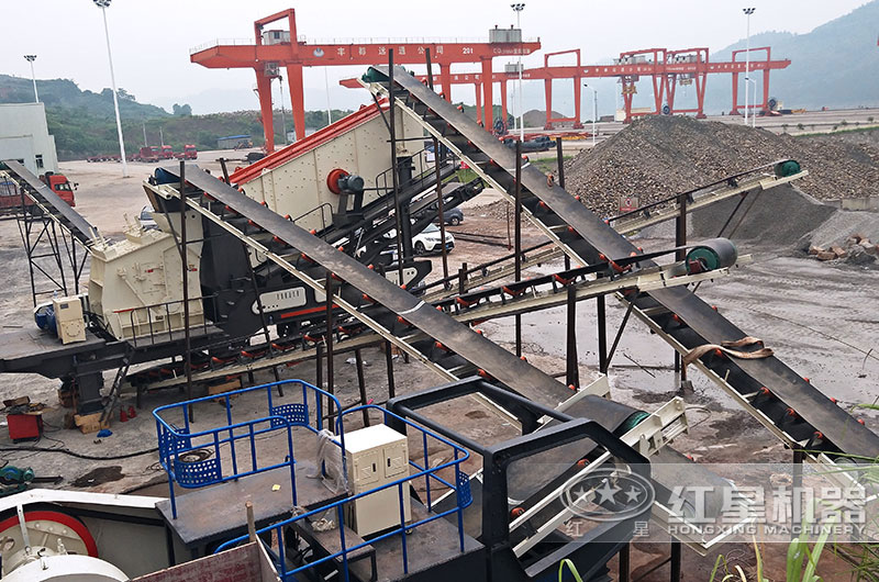 移動破碎機(jī)站現(xiàn)場