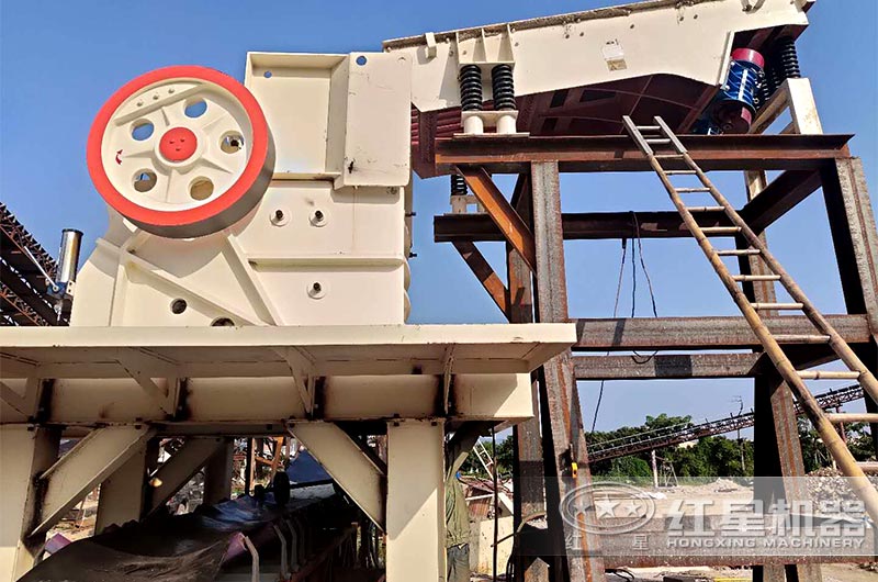 河南生產(chǎn)顎式破碎機(jī)的廠家怎么樣？顎式破碎機(jī)的類型有哪些？