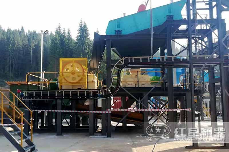 新型液壓對輥破碎機(jī)應(yīng)用于選礦現(xiàn)場