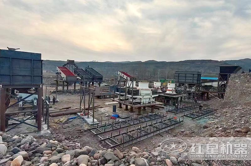 浙江時產千噸砂石場露天作業(yè)現(xiàn)場全景實拍