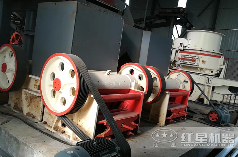 更懂用戶心意的小型250*400顎破碎機(jī)，你要不要來一臺？