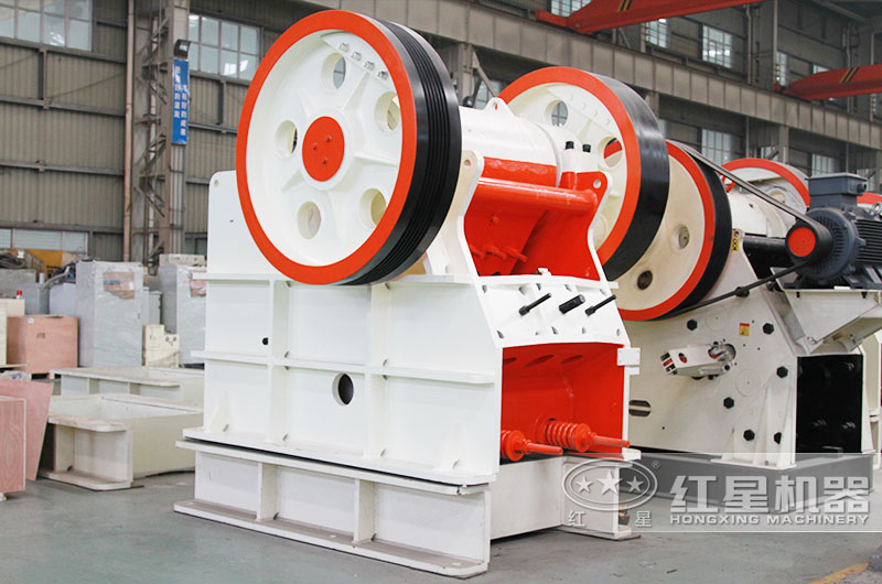 大型碎石機(jī)多種型號(hào)出口國(guó)外，附圖片和報(bào)價(jià)