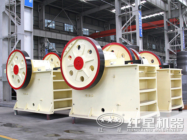 顎式破碎機(jī)廠區(qū)