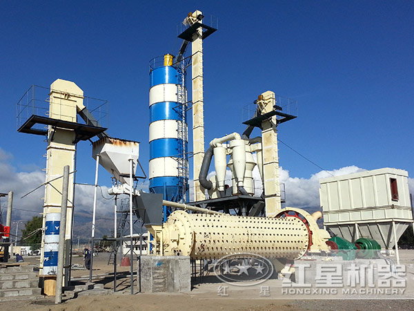 鉛鋅礦球磨機(jī)現(xiàn)場(chǎng)圖